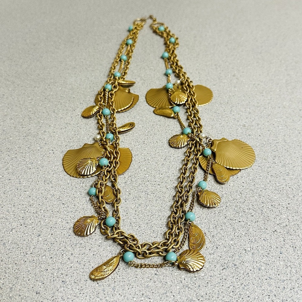 Vintage Gold Tone Chunky Beach Clamshell Seashell Blue Bead Charm 30" Necklace
